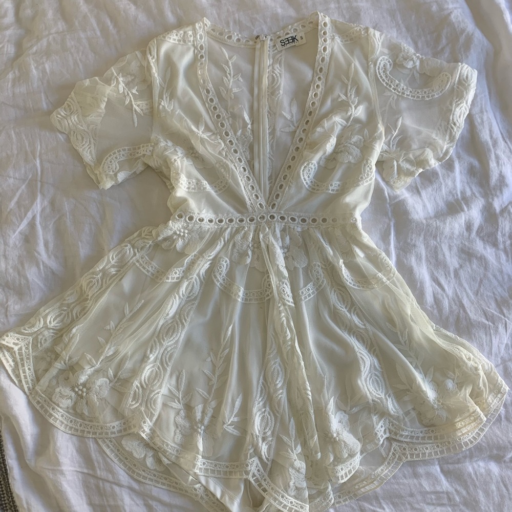 Seek the label floral romper - sz small
